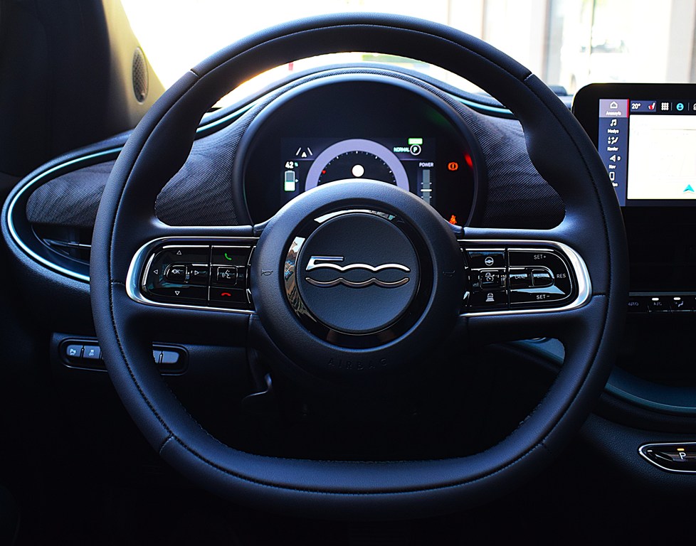 2025 FIAT 500E GIORGIO ARMANI COLLECTOR’S EDITION