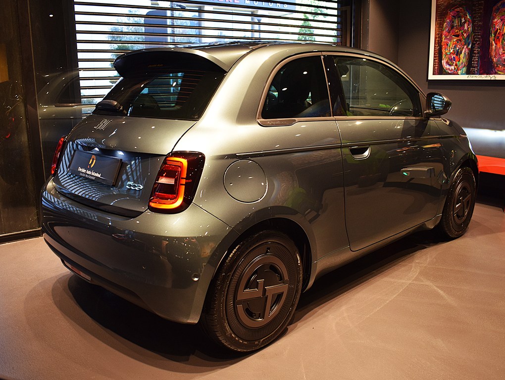 2025 FIAT 500E GIORGIO ARMANI COLLECTOR’S EDITION