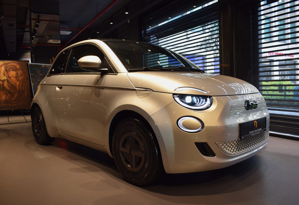 2025 FIAT 500E GIORGIO ARMANI COLLECTOR’S EDITION