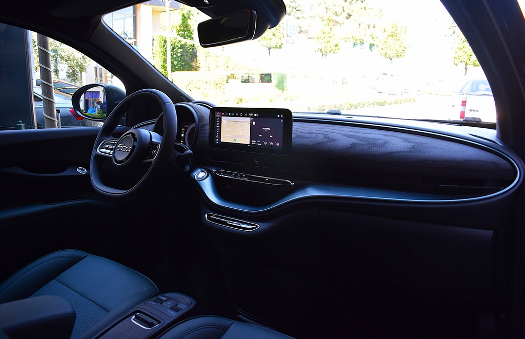 2025 FIAT 500E GIORGIO ARMANI COLLECTOR’S EDITION