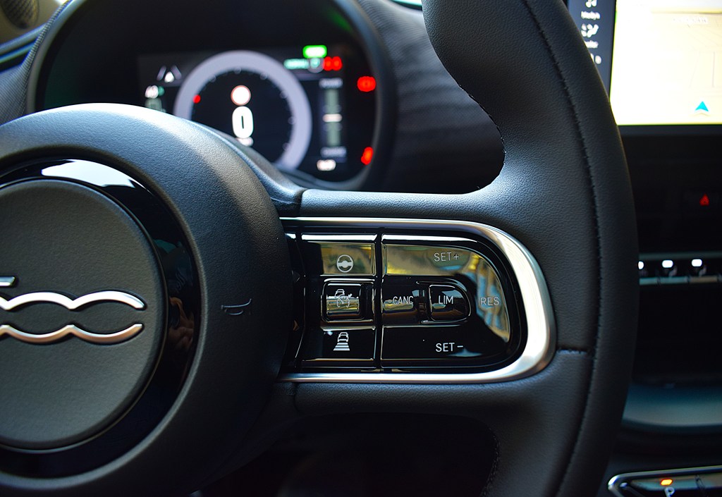 2025 FIAT 500E GIORGIO ARMANI COLLECTOR’S EDITION