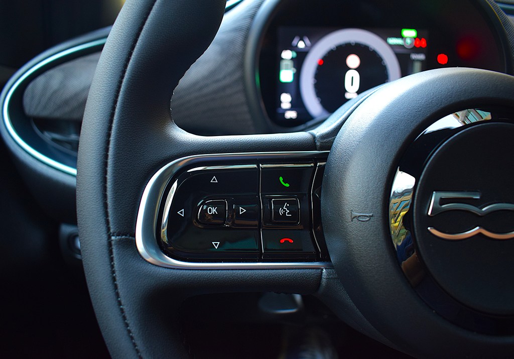 2025 FIAT 500E GIORGIO ARMANI COLLECTOR’S EDITION