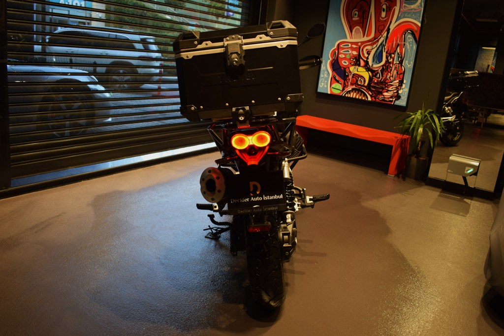2023 MOTOGUZZI V85 TT GUARDIA D ONORE
