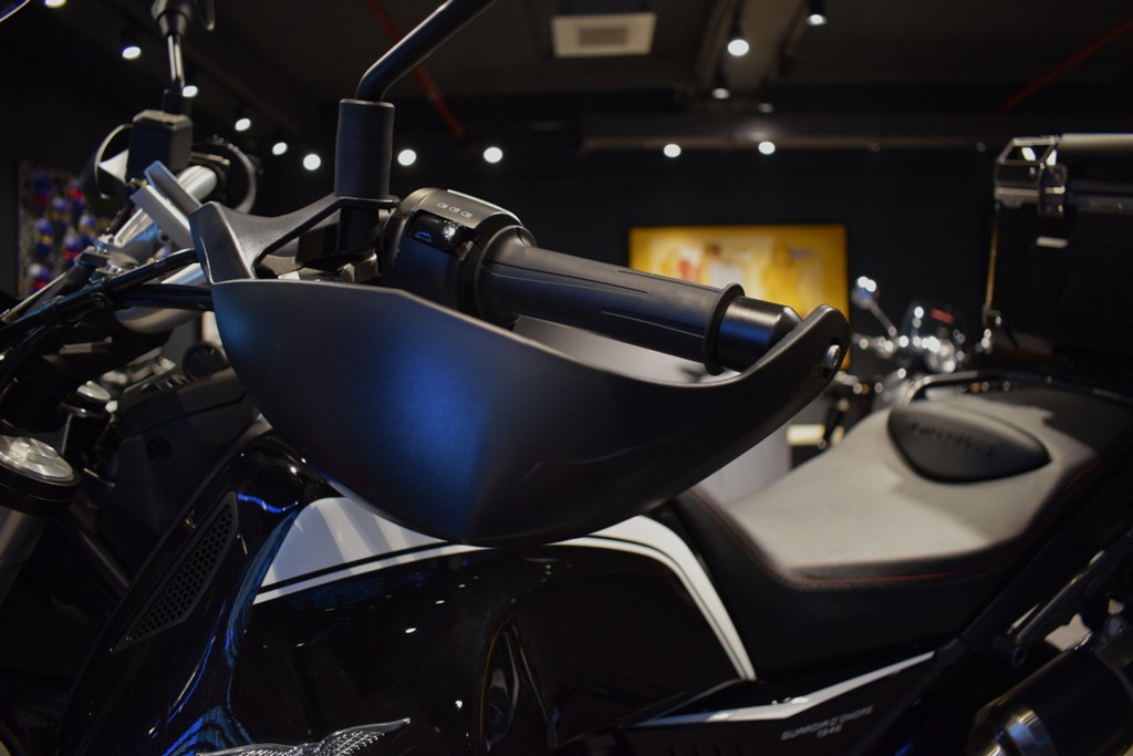 2023 MOTOGUZZI V85 TT GUARDIA D ONORE