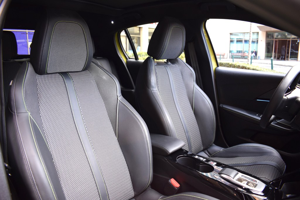 2025 PEUGEOT E-208 GT 100 KW