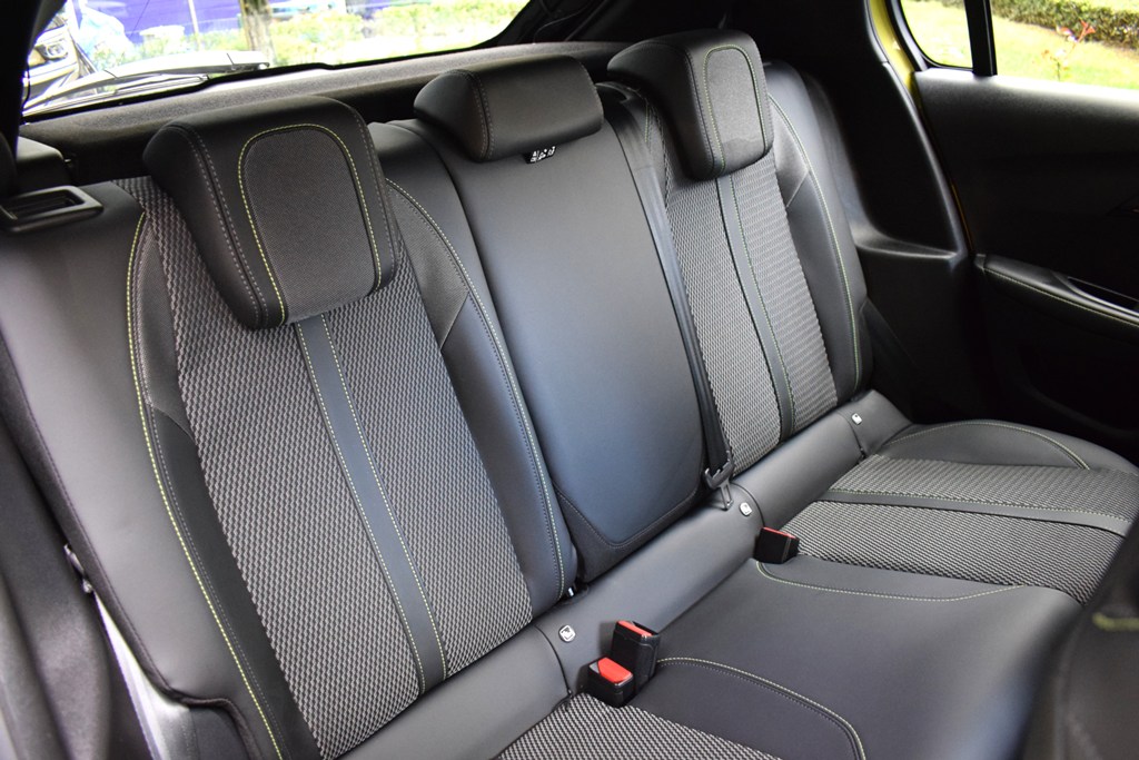 2025 PEUGEOT E-208 GT 100 KW